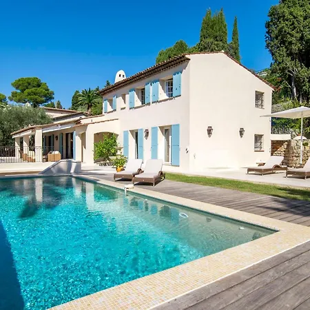 Villa Luxury - Stunning 5 Bedroom To Rent